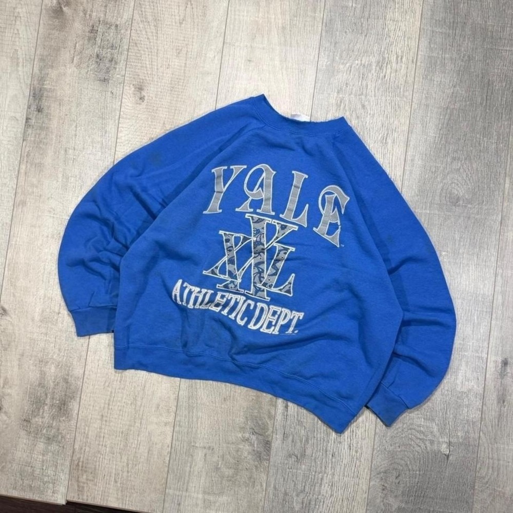 Vintage 90s distressed Yale athletic department college crewneck XL